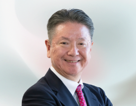 刈屋 富士雄 氏